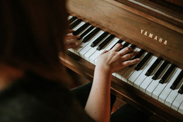 Découvrez les leçons de piano à domicile sur Tours
